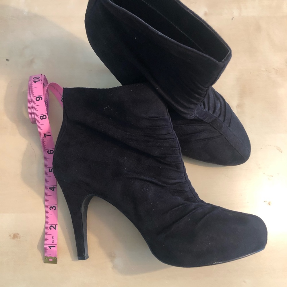 Heeled booties